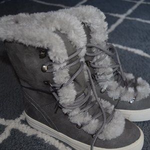 NWOT Winter Boots with the Fur